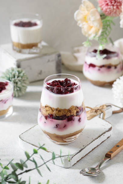 istock Dessert with cherries, cookies and cream. 1511433231