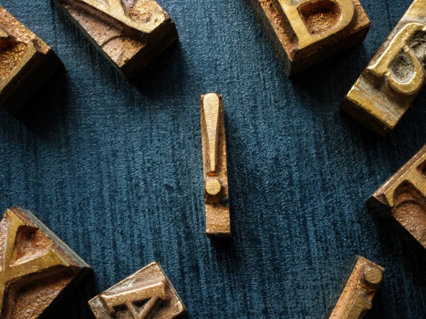 istock Typographic letters and exclamation point. Blogging and storytelling. 1511930634