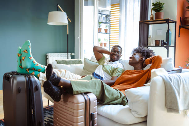 istock Tourists enjoying in rented apartment 1511993071