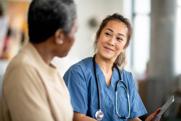 istock Senior Home Care Visit 1512031780