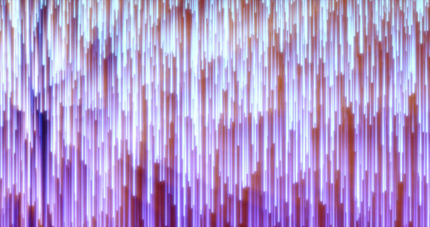 abstrakcyjne fioletowe linie energii spływające po futurystycznym, zaawansowanym technologicznie tle - moving down flash zdjęcia i obrazy z banku zdjęć