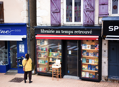Villard de Lans, Le Vercors, France: A looking at a bookstore window in the center of Villard de Lans, about 40 kilometers southwest of Grenoble. Villard de Lans is a ski resort located in the Vercors Regional Natural Park.