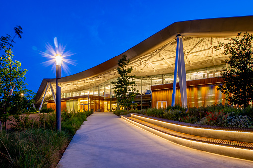 The Charleston Road Headquarters building adds one million square feet to Google’s Mountain View campus. This unique building, situated in the heart of Silicon Valley, features a unique geodesic roof, and landscaping done with native, sustainable plants.