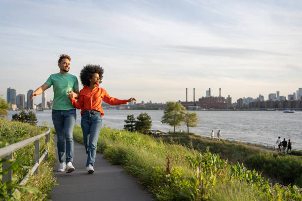 istock Friends having a break from the city 1512366276