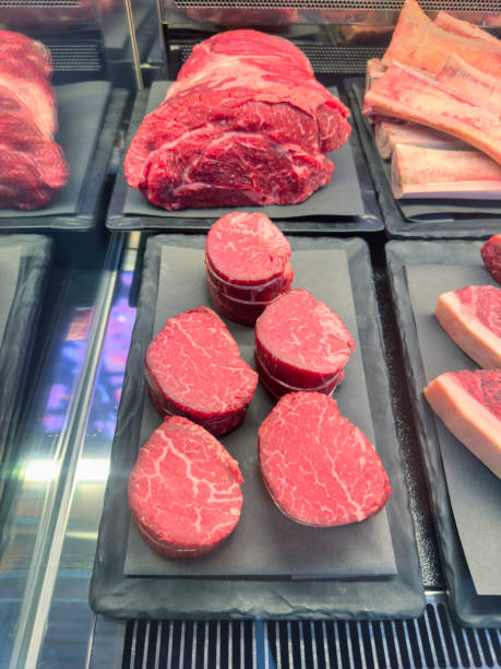 istock Butcher shop display 1512884640