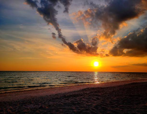 istock Summer Sunset in Sarasota 1513633597