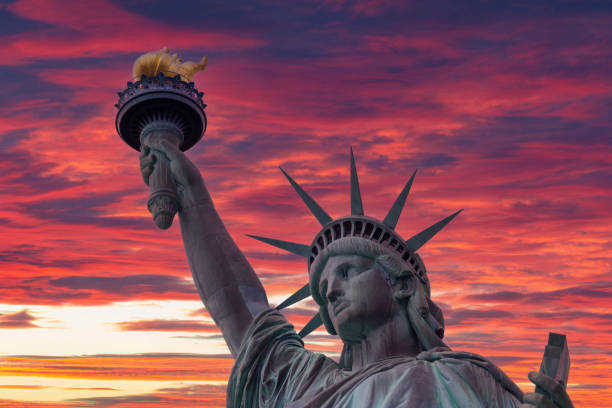 istock Looking up at the Statute of Liberty 1514054106