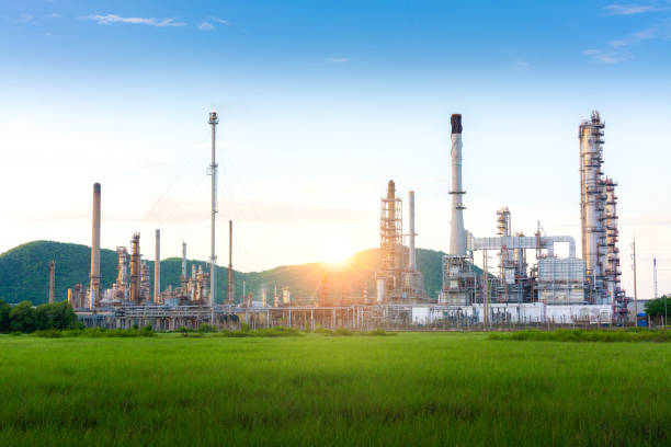 istock factory and industry oil refinery 1514142200