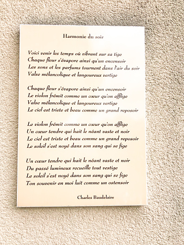 Baudelaire Poem on Wall: Harmonie du Soir