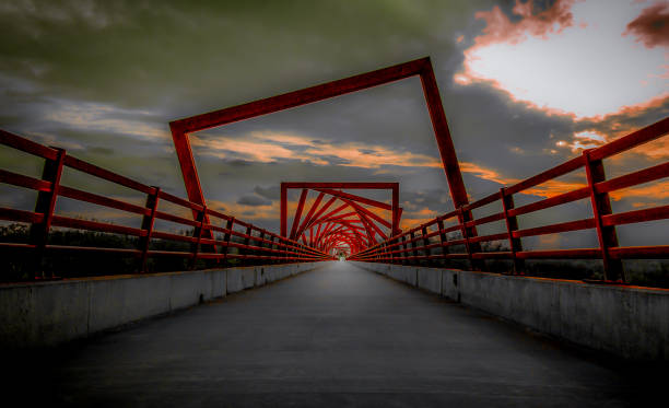 puente peatonal high trestle - iowa des moines bridge night fotografías e imágenes de stock