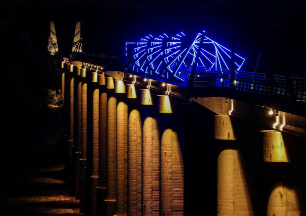 puente peatonal high trestle - iowa des moines bridge night fotografías e imágenes de stock