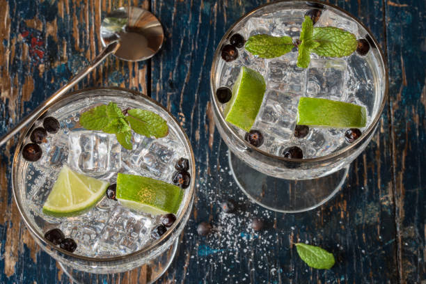 istock Gin and Tonic with Lime and Juniper Berries 1514625605