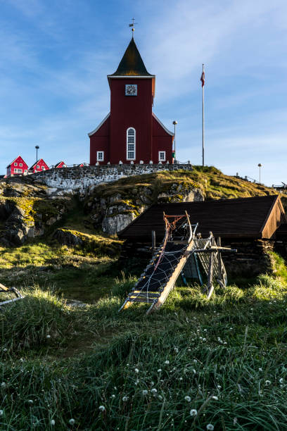 istock Red church in Sisimiut 1514727241