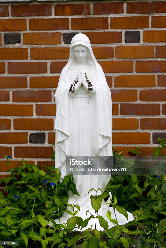 Statua della Vergine Maria - Foto stock royalty-free di Altare