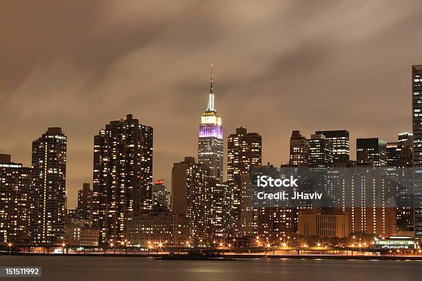 Photo libre de droit de Le Quartier De Midtown De Manhattan De Nuit banque d'images et plus d'images libres de droit de Architecture - Architecture, Bâtiment vu de l'extérieur, Destination de voyage