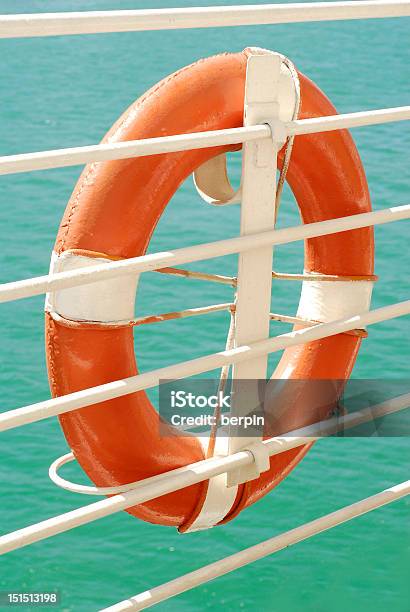 Photo libre de droit de Lifebuoy banque d'images et plus d'images libres de droit de Assistance - Assistance, Balise flottante, Bateau de voyageurs