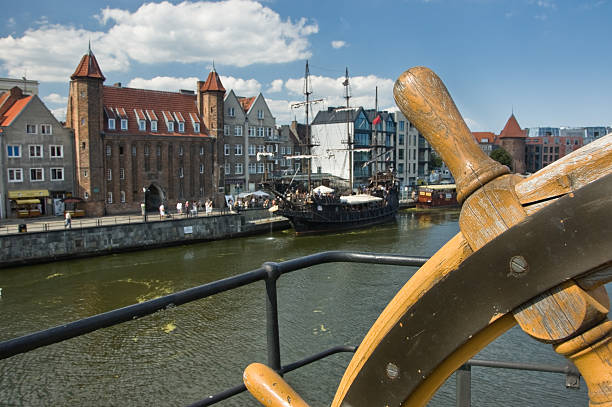 Gdansk a partir de um navio de Leme - fotografia de stock