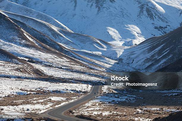 Перевал Lindis Otago Новая Зеландия — стоковые фотографии и другие картинки Lindis Pass - Lindis Pass, Без людей, Гора