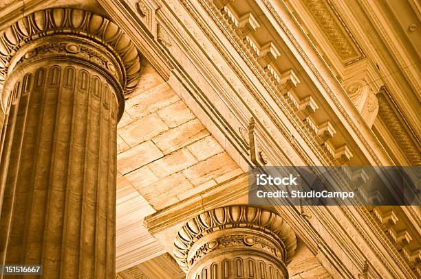 Римские Колонны — стоковые фотографии и другие картинки Здание суда - Здание суда, Потолок, Антиквариат
