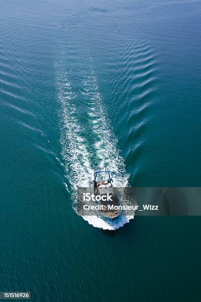 Pesca En Bote Foto de stock y más banco de imágenes de Bretaña - Bretaña, Arrastrero, Industria de la pesca