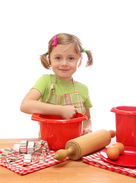 istock Little girl baking 151516988