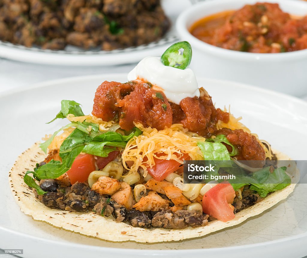 tostada con taco messicano o cena - Foto stock royalty-free di Burrito