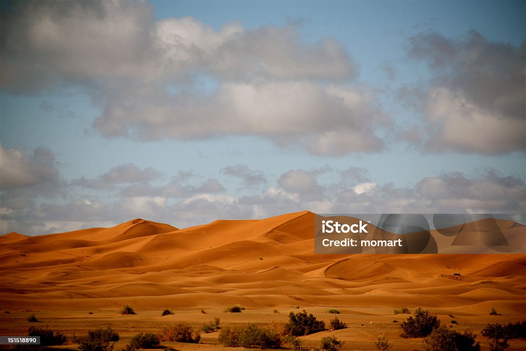 Dunas Deserto e céu nublado com - Royalty-free Ao Ar Livre Foto de stock