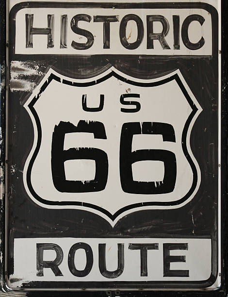 역사적인 route 66 팻말 - route 66 paint peeling sign 뉴스 사진 이미지