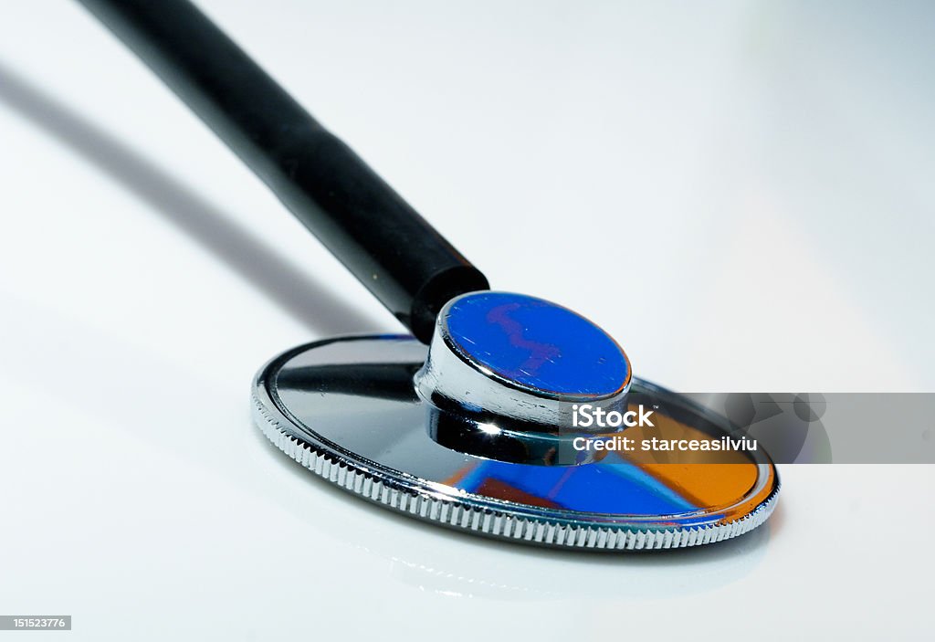Stetoskop z niebieski i pomarańczowy Odbicie - Zbiór zdjęć royalty-free (Badanie lekarskie)