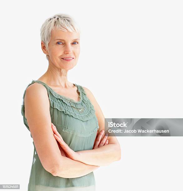 幸せなシニアレディーに彼女の腕を組む - 女性のストックフォトや画像を多数ご用意 - 女性, 女性一人, シニア世代