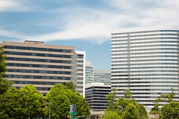 kuvapankkikuvat ja rojaltivapaat kuvat aiheesta xxxl modern office buildings downtown rossyln, virginia, va - rosslyn virginia