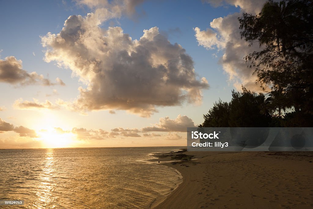 해질녘까지 해변의 열대 섬 - 로열티 프리 0명 스톡 사진