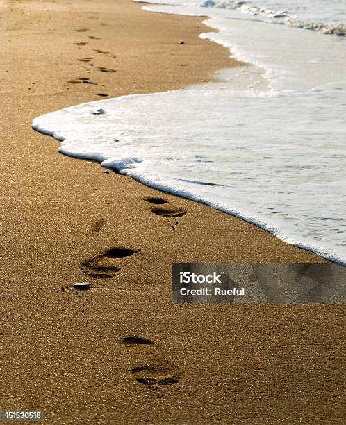 Foto de Pegadas Na Areia e mais fotos de stock de Areia - Areia, Azul, Big Island - Ilhas do Havaí