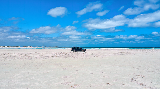 Lancelin has beautiful hard white beaches, huge white sand dunes and has a lucrative crayfishing industry. Its appeal lies in its holiday ambience.