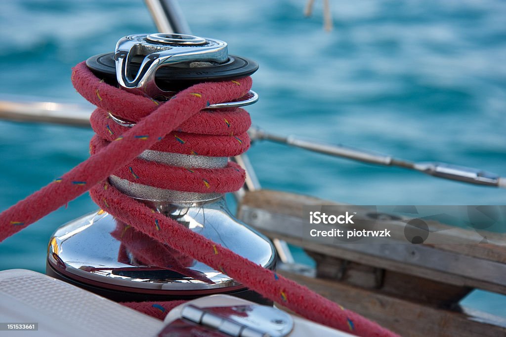 Winch sur le yacht - Photo de Bateau à voile libre de droits