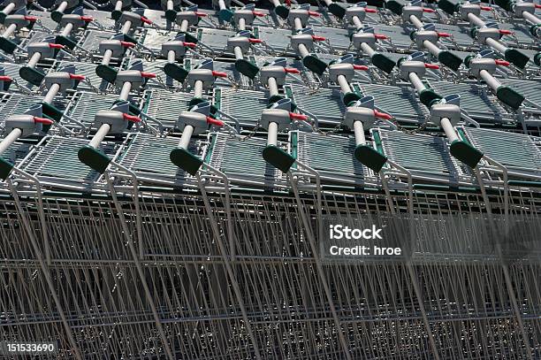 Einkaufswagen Stockfoto und mehr Bilder von Arrangieren - Arrangieren, Ausrüstung und Geräte, Bildhintergrund