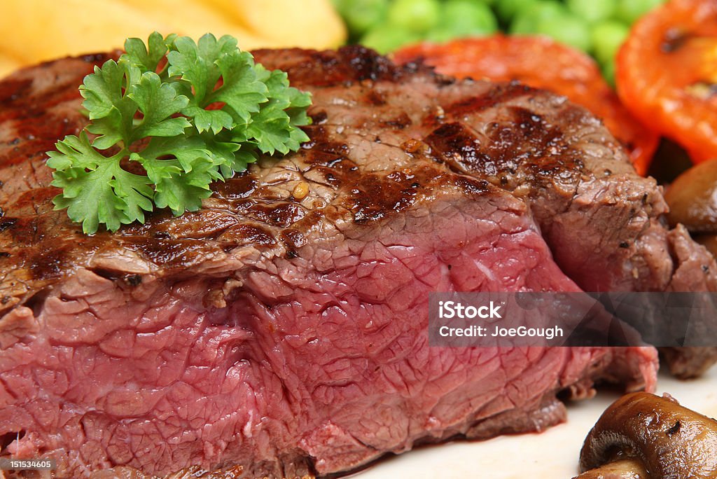 Rare filete de bistec añejado - Foto de stock de Alimento libre de derechos