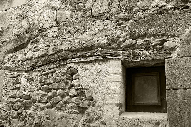 istock Wall of the old house 151536074