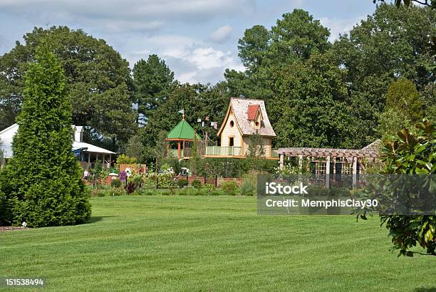 Treehouse Gigante - Fotografie stock e altre immagini di Memphis - Tennessee - Memphis - Tennessee, Casa sull'albero, Ambientazione esterna