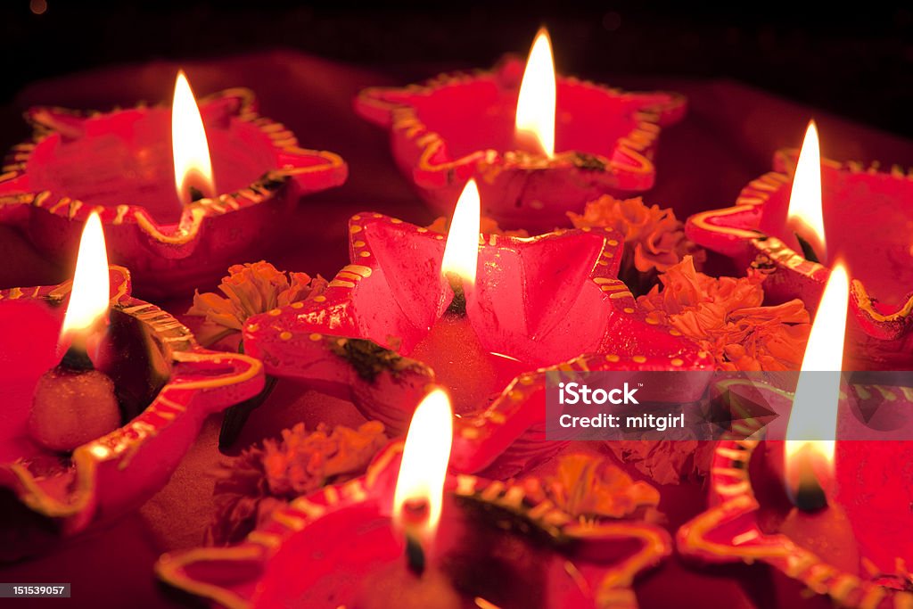 Lámparas Elegantemente iluminado durante el festival de Diwali hindú - Foto de stock de Azul libre de derechos
