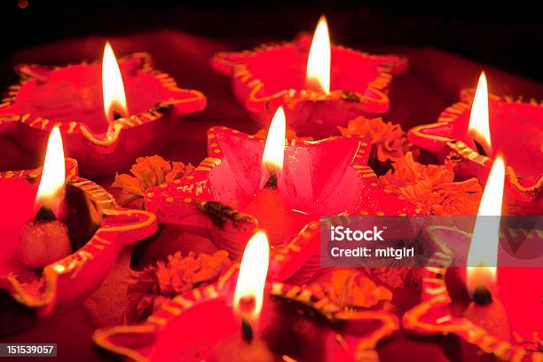 Lámparas Elegantemente Iluminado Durante El Festival De Diwali Hindú Foto de stock y más banco de imágenes de Azul