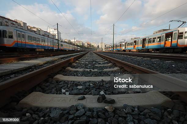 Garagem De Metro - Fotografias de stock e mais imagens de Comboio - Comboio, Comboio de Metropolitano, Estacionamento de Carros