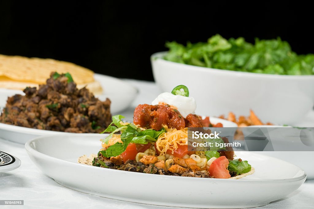 맛있는 멕시코 토스타다 또는 타코 석식 - 로열티 프리 0명 스톡 사진