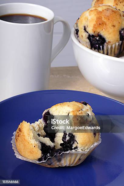 Muffin Ai Mirtilli - Fotografie stock e altre immagini di Colazione continentale - Colazione continentale, Bianco, Blu