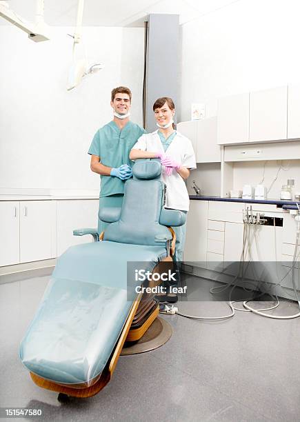 Стоматологическая Клиника Портрет — стоковые фотографии и другие картинки 25-29 лет - 25-29 лет, 30-34 года, В помещении