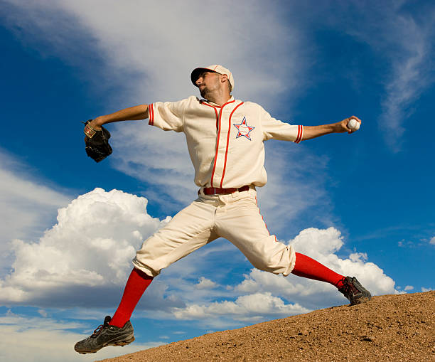baseball player-pitcher on 마운드 - sports uniform hat one person american culture 뉴스 사진 이미지