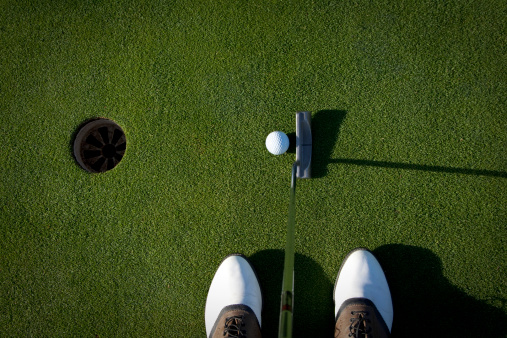 Golfer's eye view de un juego de golf photo