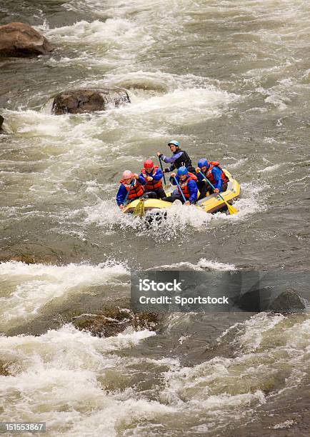 White Water Rafting En El Río Arkansas En Colorado Eeuu Foto de stock y más banco de imágenes de Rafting en aguas bravas