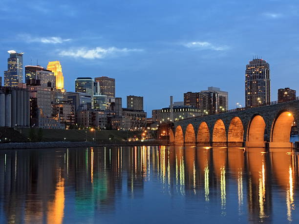 istock Stone Arch bridge and Mississippi river 151558478
