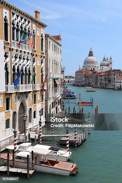Canales De Venecia Foto de stock y más banco de imágenes de Agua - Agua, Aire libre, Arquitectura
